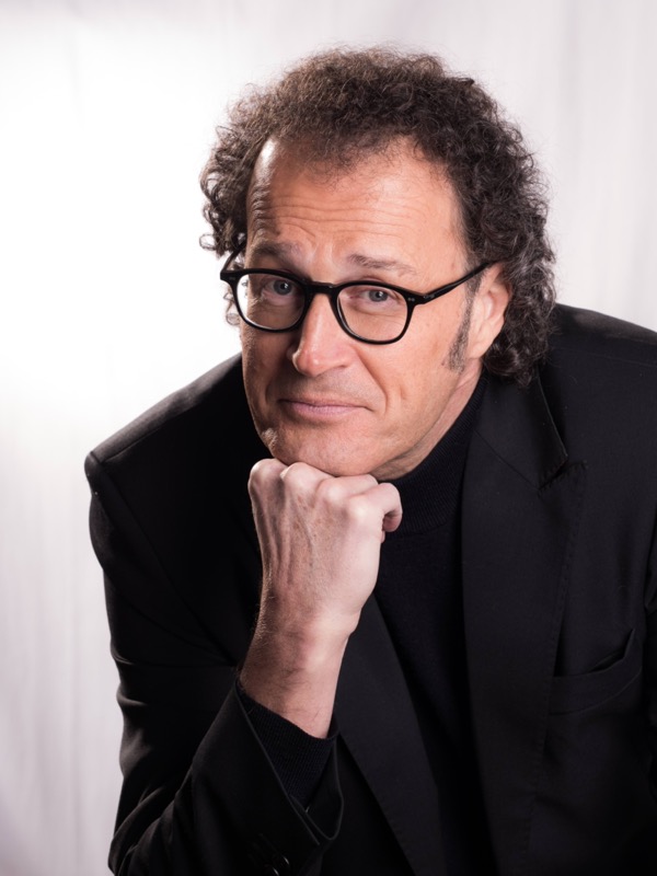 Sabato 21 giugno al Magazzino 26 del Porto Vecchio di Trieste terzo evento collaterale: visita guidata con il noto conduttore e giornalista Andro Merkù, speaker di Radio Monte Carlo e poliedrico artista. A seguire musica d'ambiente con Daniele Mastronuzzi (live electronics) e PCK (sax soprano)